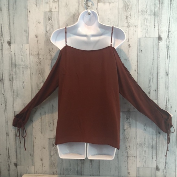 Willow & Root Long Sleeve Cold Shoulder Top NWT Small - Picture 2 of 10